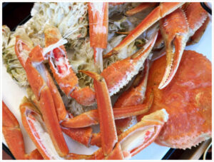 겨울 대게 제철에 쪄낸 살 꽉 찬 대게 다리 한 접시