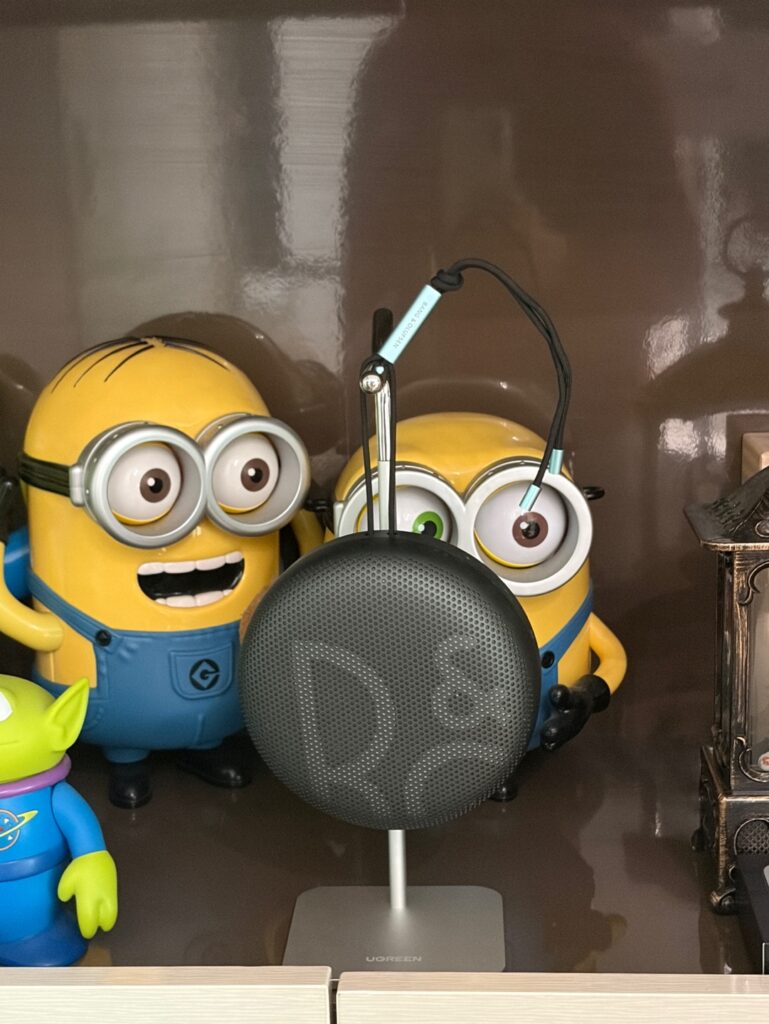 뱅앤올룹슨 베오사운드 A1 2세대 거치대에 걸어둔 전체 모습(인테리어 배치)