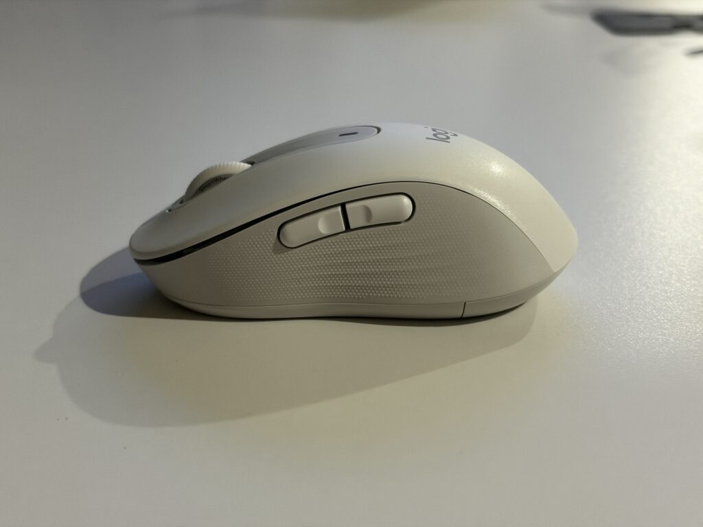 로지텍 M650 후기, 측면 사이드 버튼과 손에 잡히는 그립감